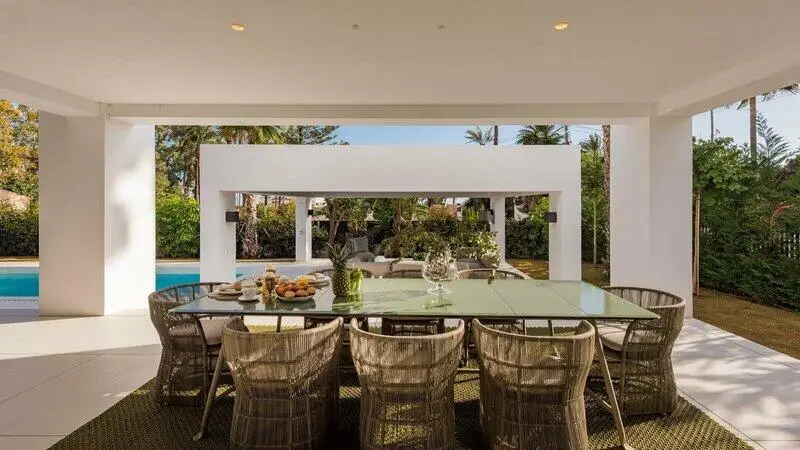 Villa de Lujo en Primera Linea de Playa Marbella
