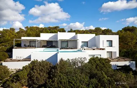 Villa de Lujo en Ibiza con Vistas al Mar - 8 Dormitorios