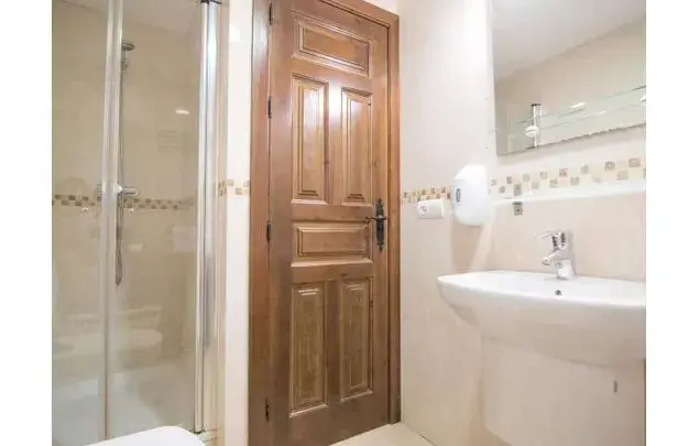 Apartamento 2 Dormitorios Granada Centro Amueblado Facturas Incluidas