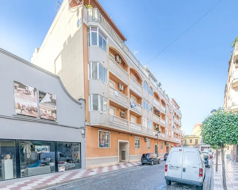 Garaje en Venta en Algemesí 12m² Calle Arbres