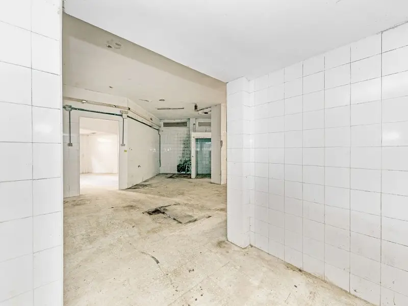 Local 129m2 Sevilla Urb Las Almenas