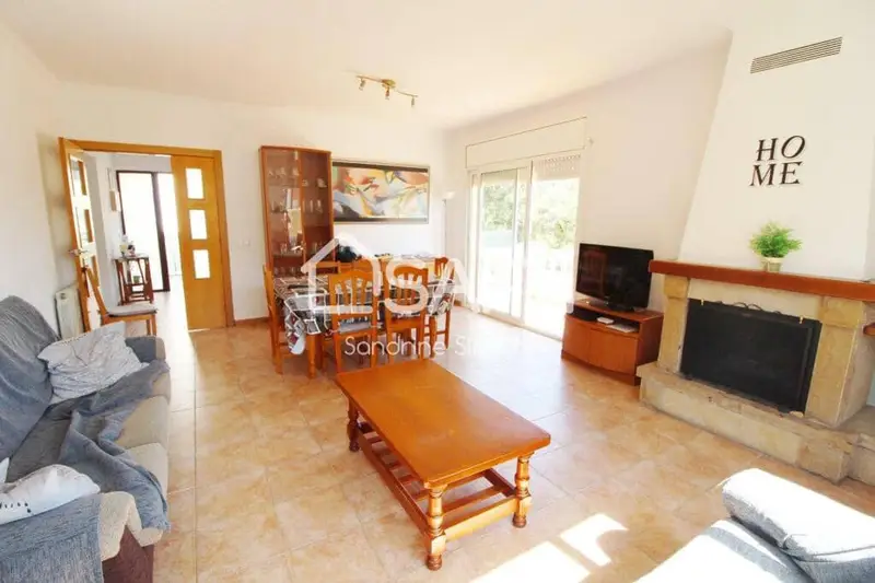 Chalet en Venta Terrafortuna Vidreres Girona con Piscina y Licencia Turistica