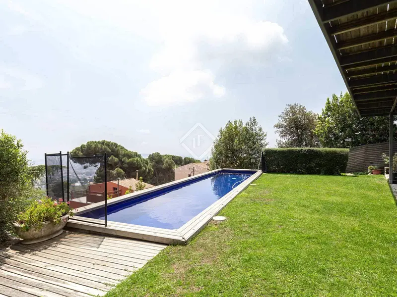 Chalet de Lujo en Vallvidrera con Vistas Panorámicas