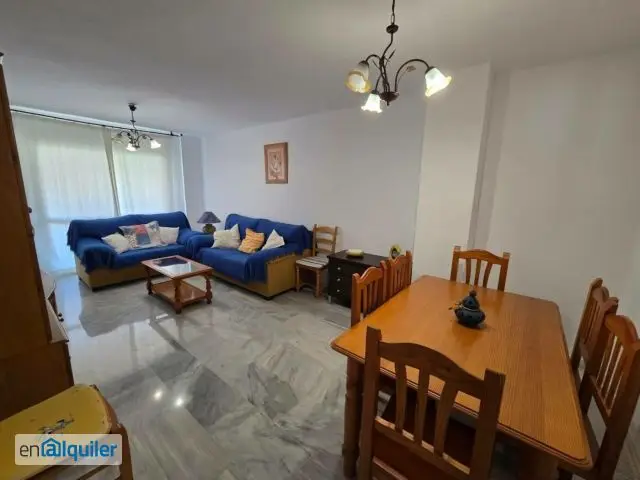 Alquiler piso con 2 baños Teatinos-universidad