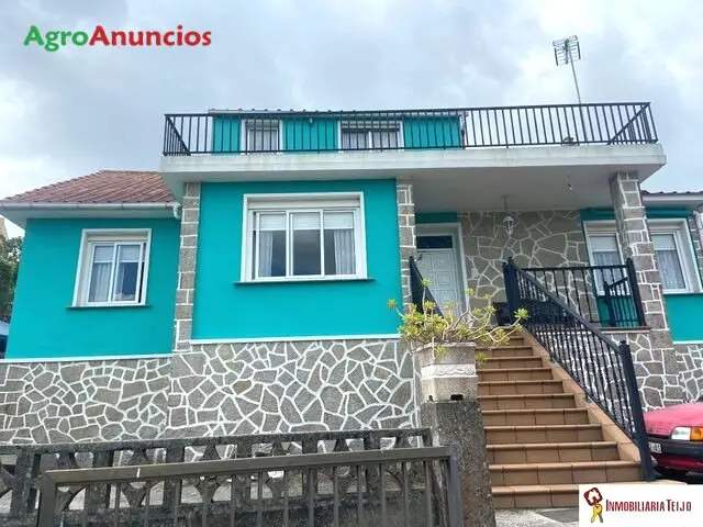 Venta  de Casa con finca de árboles frutales en A Coruña