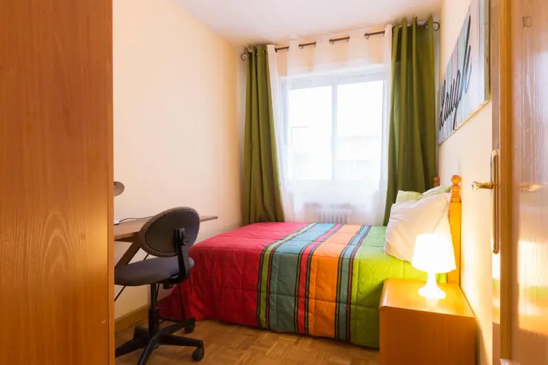Habitaci
ón para Estudiantes y Profesionales en Alcal



á de Henares