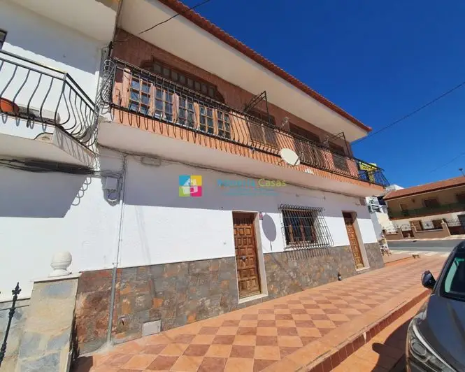 Casa Comercial con Apartamento en Almanzora 4 Dormitorios