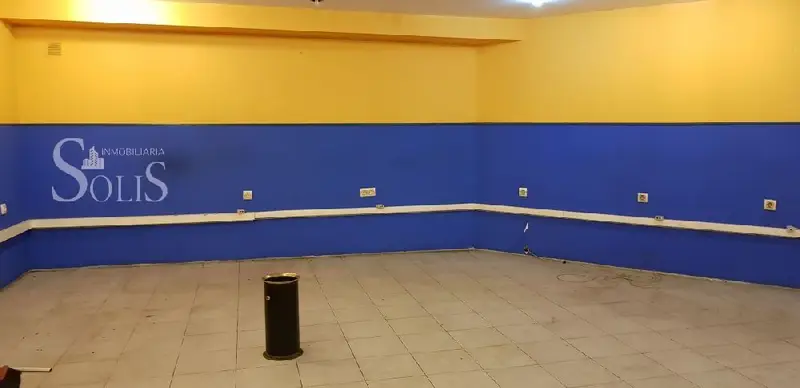 Venta Local Comercial 100m2 Auditorio Oviedo 2 Baños
