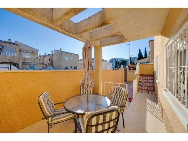 Chalet en Venta Torrevieja 2 Dormitorios Piscina Solarium