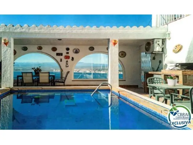 Chalet en Roses con Vistas al Mar Piscina Jacuzzi y Sauna