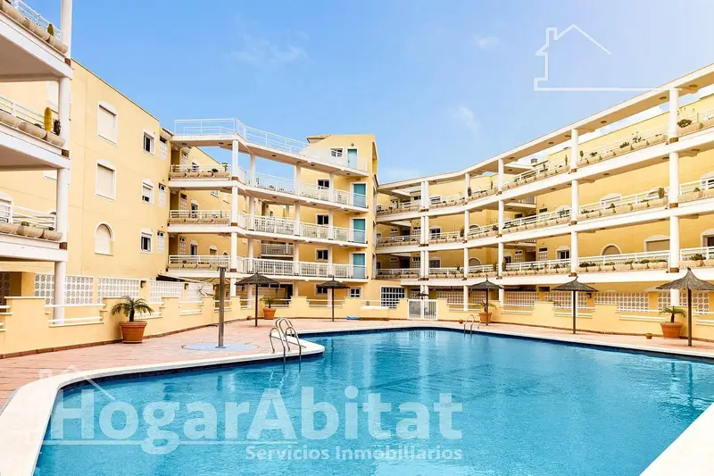 Piso en Orihuela Costa con Piscina y Terraza Cerca de la Playa