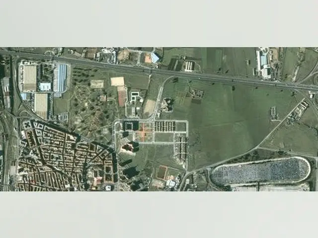 Edificio en Villaverde Madrid 24900m2 Gimnasio Piscina