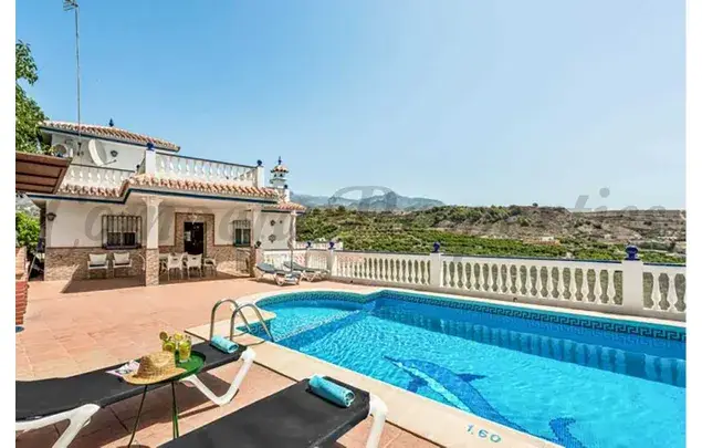 Villa de Lujo en Nerja 4 Dormitorios Piscina Privada