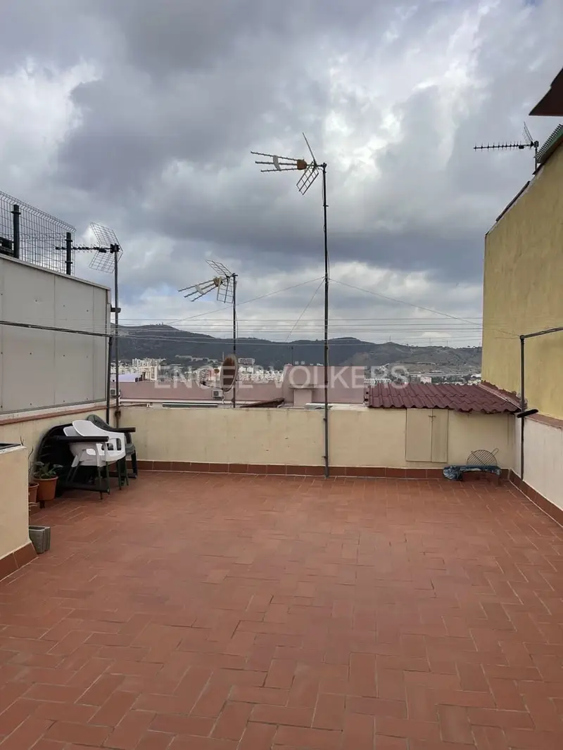 Apartamento en venta en El Carmel Barcelona 4 habitaciones