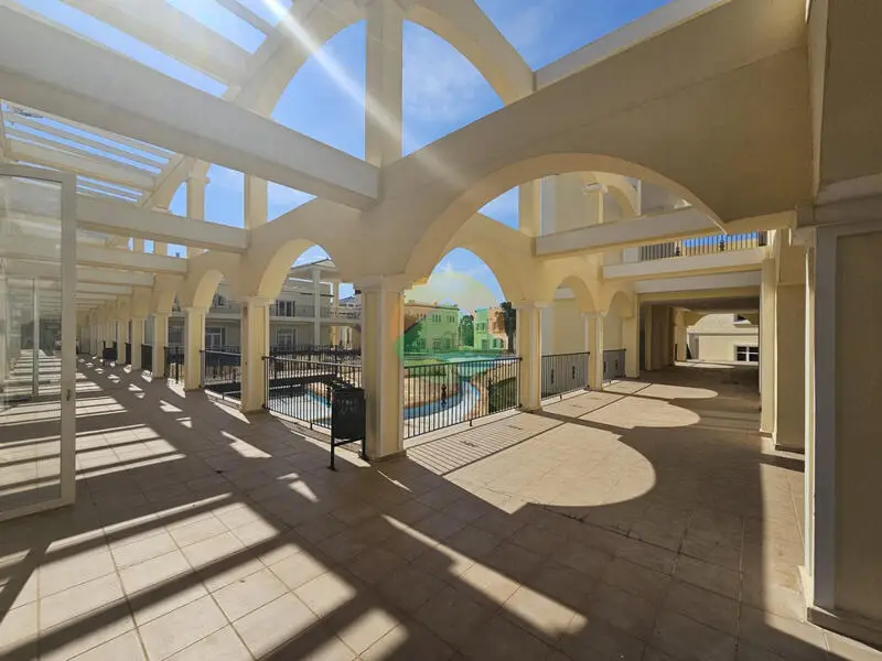Centro Comercial y Parcelas Residenciales en Resort de Golf Murcia
