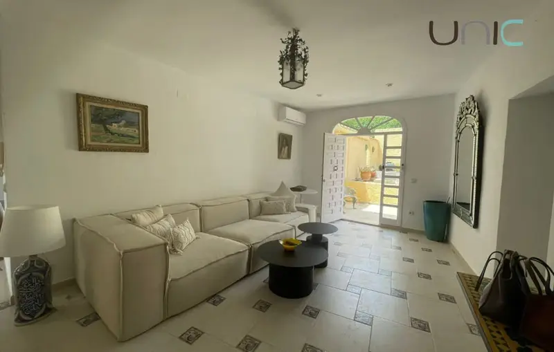 Chalet en Alfaz del Pi con Piscina y 4 Dormitorios