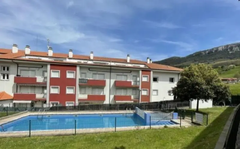 Venta Piso con terraza en Gibaja - 3 dormitorios, piscina y garaje