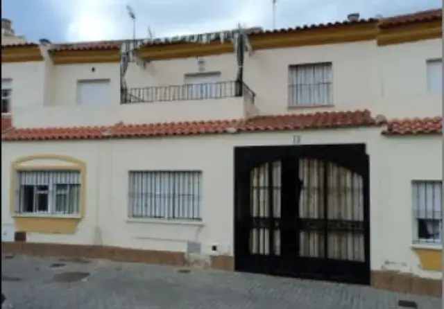 Casa adosada en venta en Calle de la Isla de Saltés