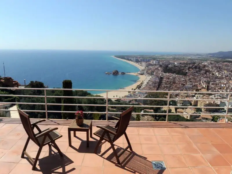 Chalet en Blanes con Vistas al Mar y Piscina