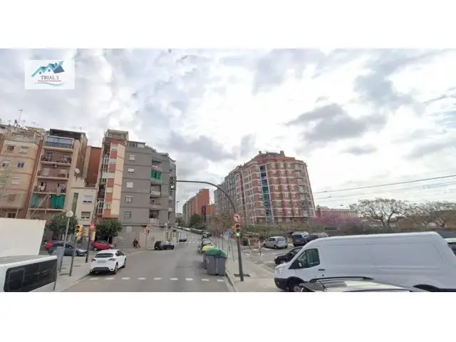 Venta de Ático en Hospitalet de Llobregat - Oportunidad sin Posesión