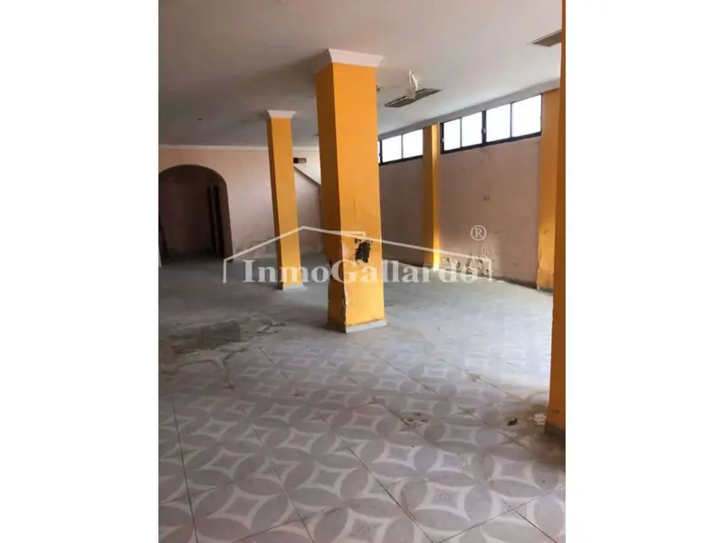 Local Comercial 200m² en Miraflores El Palo Málaga