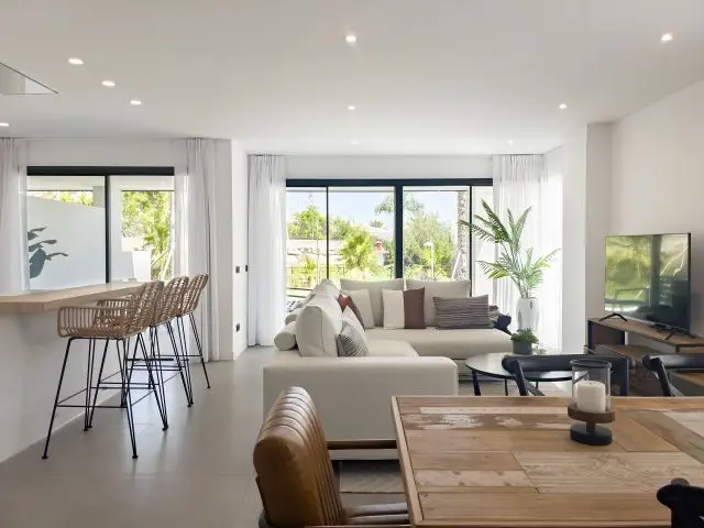 Apartamento 3 Dormitorios Alquiler Estepona