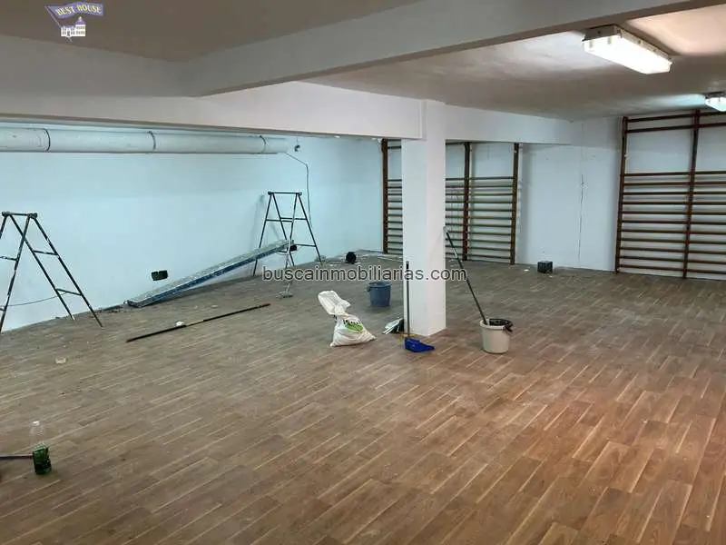 Local Comercial en Venta Castellar del Vallès 246m²