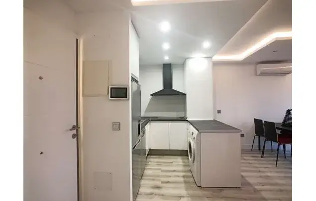 Apartamento con Encanto en Madrid: Piscina, Lavadora y Estilo Moderno