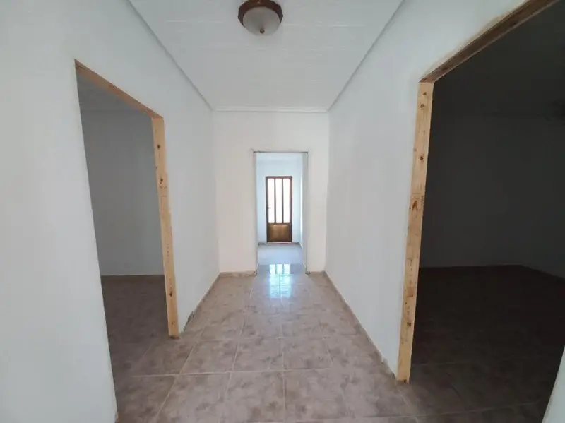 Casa en Venta con Terraza y Patio en La Roda