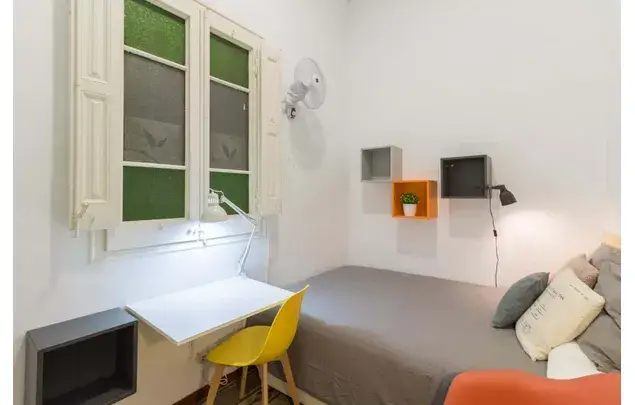 Habitacion 200m2 Barcelona Estancia Media Larga