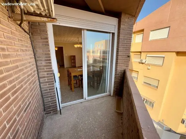 Amplio Piso en Venta en la Avenida Luis Vives, Silla La Losilla