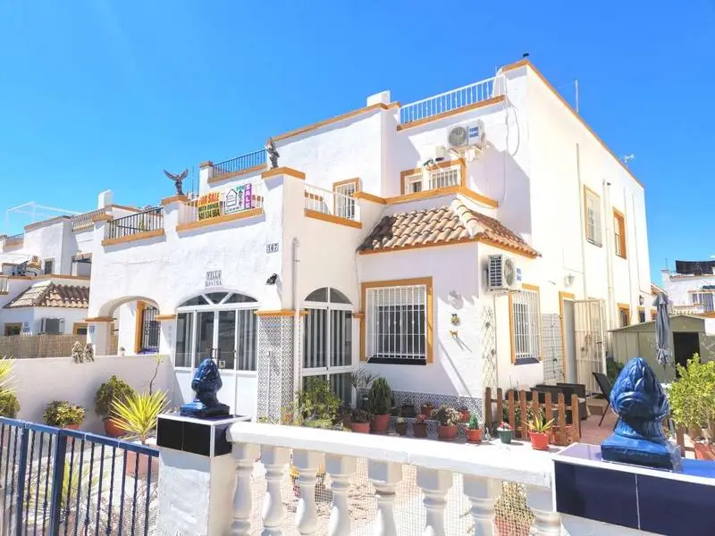 Villa en Venta La Florida 3 Dormitorios 2 Baños Cerca Playa