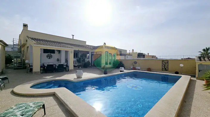 Villa en Venta Camposol 2 Dormitorios Piscina Privada