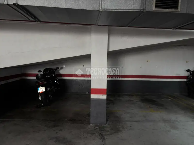 Plaza de Garaje en Venta Carabanchel Moto Coches Pequeños