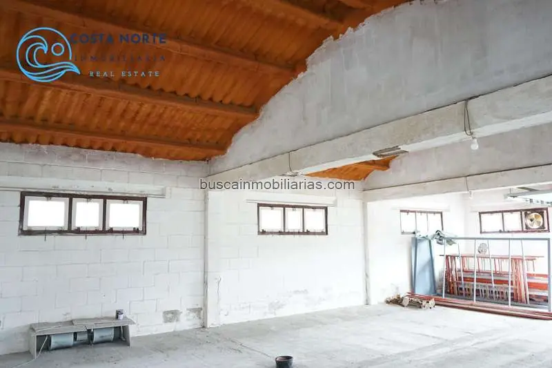 Naves Industriales y Vivienda en Reocín