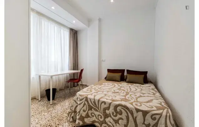 Alquiler Apartamento 3 Dormitorios Alicante Chicas Explanada Universidad
