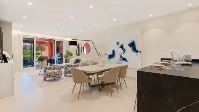 Apartamento en Guadalmansa con Vistas a los Jardines y Acceso Directo a la Playa