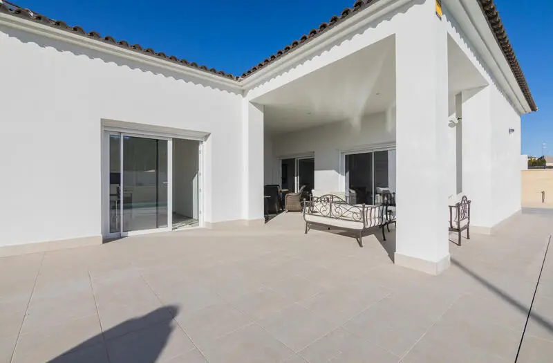 Villa en Venta Pinoso Nueva Construccion Piscina 3 Dormitorios