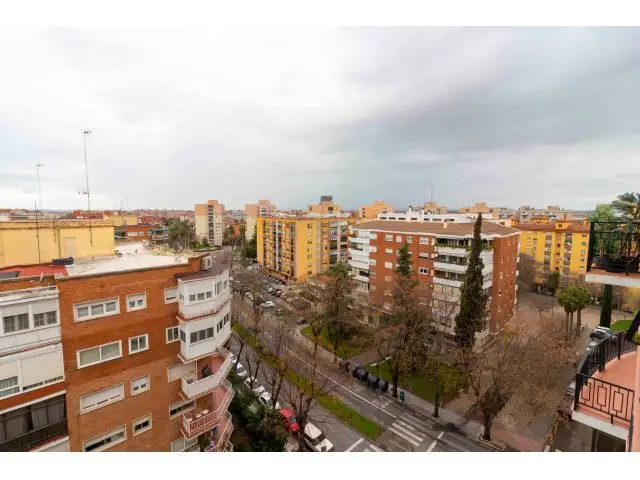 Amplio Piso 186m2 Avenida Colon Badajoz 5 Dormitorios 2 Baños