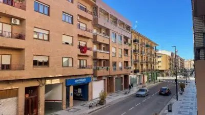 Piso en venta en Paseo del Muro, cerca de Calle de San Jorge