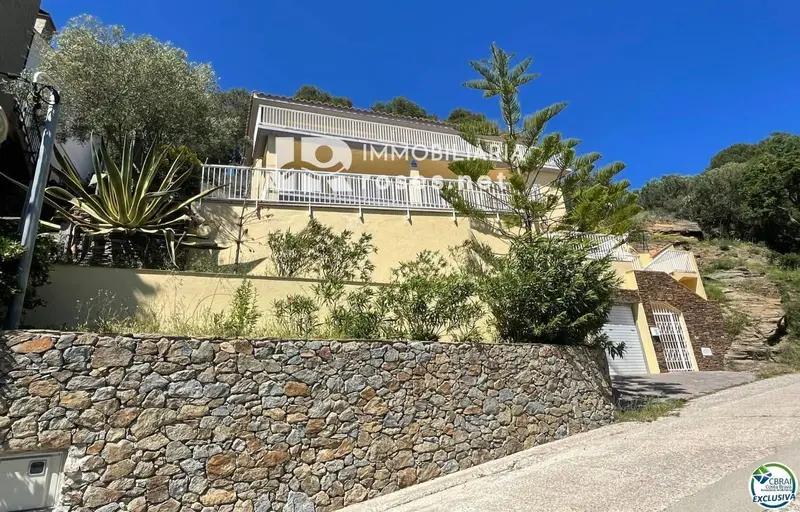 Chalet en Venta Roses Girona con Piscina y Vistas
