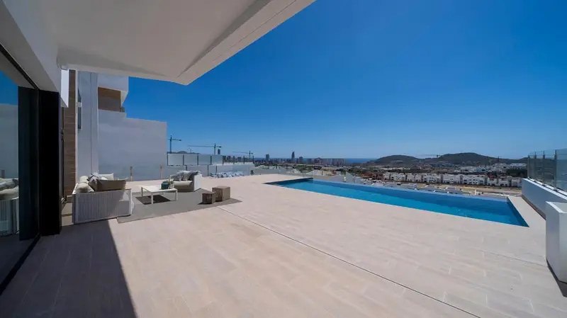 Villa de Lujo en Benidorm con Vistas al Mar
