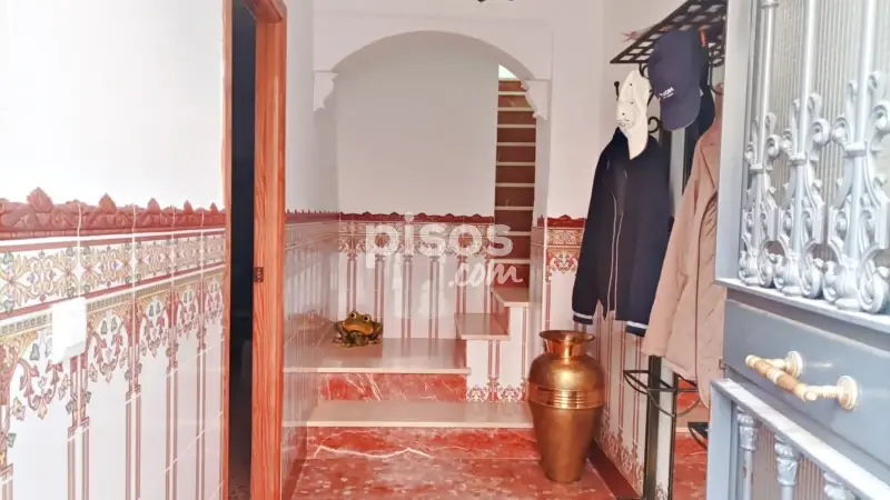 Casa en venta en el centro con cochera y 4 habitaciones