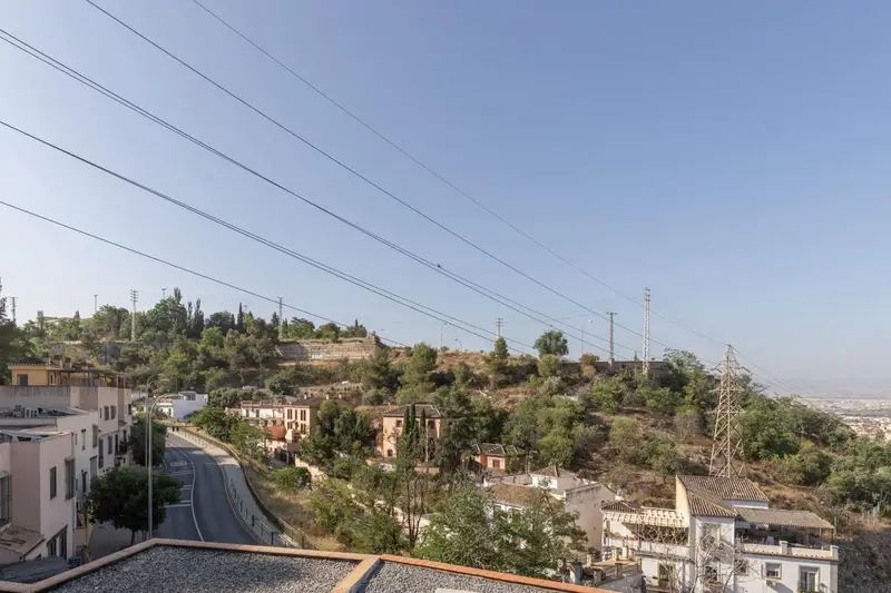 Chalet en venta en Granada ciudad: Diseño, confort y vistas impresionantes