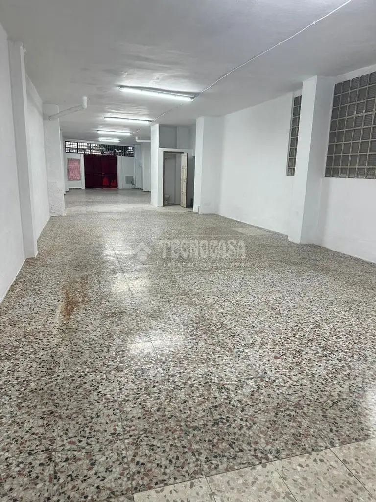 Local Comercial en Venta en Camas 135m²