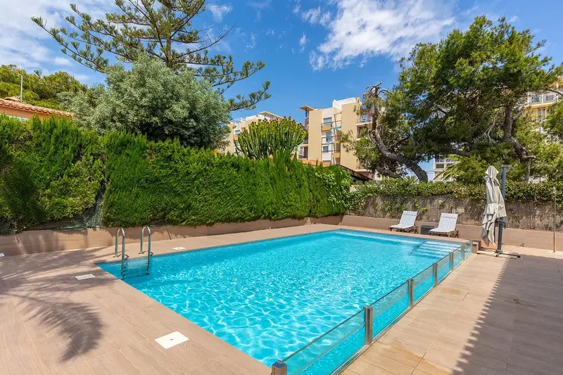 Chalet en venta en Torrevieja con piscina privada y sotano