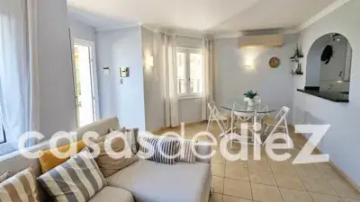 Villa en Oliva Nova con Piscina y Jardin