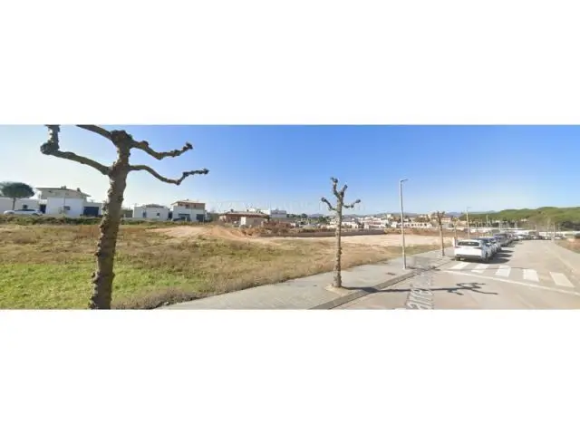 Solar en Venta en Sils Centro 4385m²  8 Casas Unifamiliares