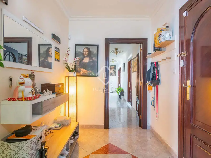Apartamento en venta en Málaga: 5 dormitorios, reformado, La Victoria