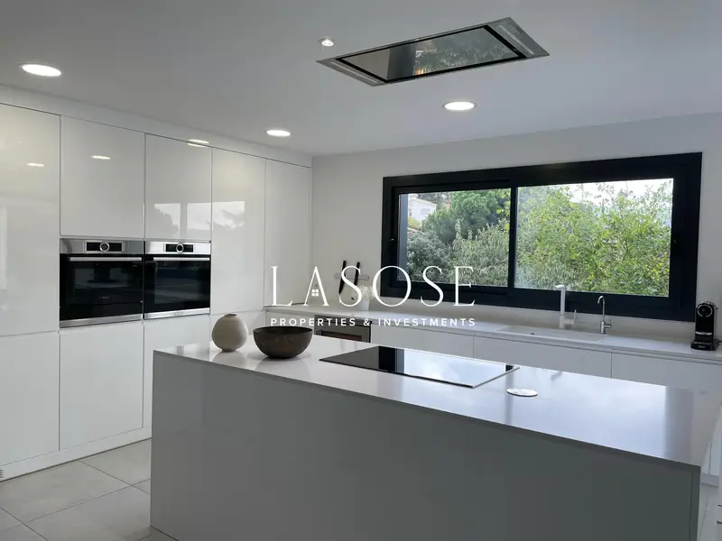 Venta Villa Lujo Alella 500m2 Jardin Piscina Gimnasio